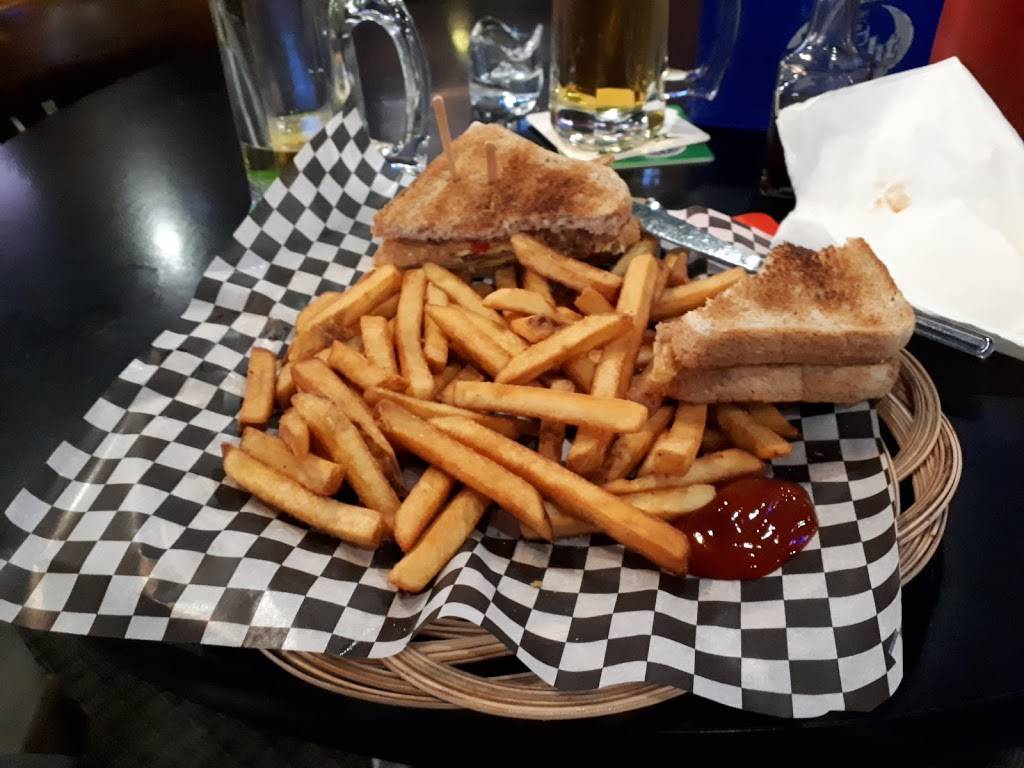 Prime Time Sports Bar & Grill | restaurant | 216 Kenilworth Ave N, Hamilton, ON L8H 4S2, Canada | 9055446488 OR +1 905-544-6488