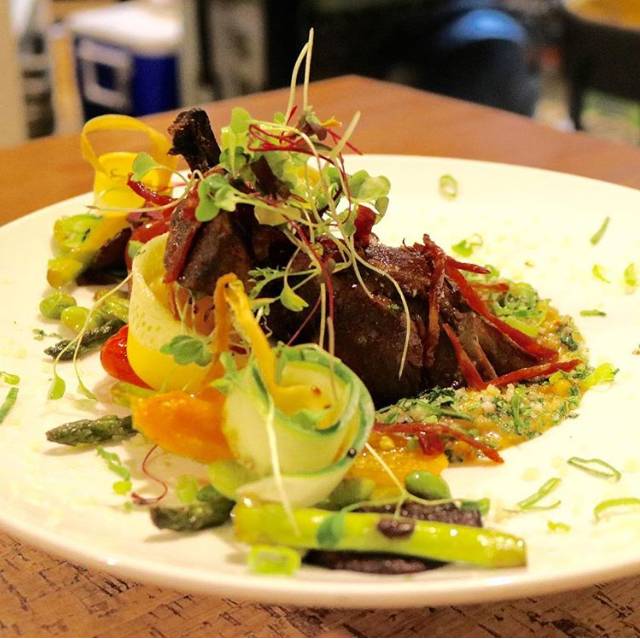 Restaurant Au Galop | restaurant | 100 Chemin de Laprairie, Bromont, QC J2L 2N6, Canada | 4503302882 OR +1 450-330-2882