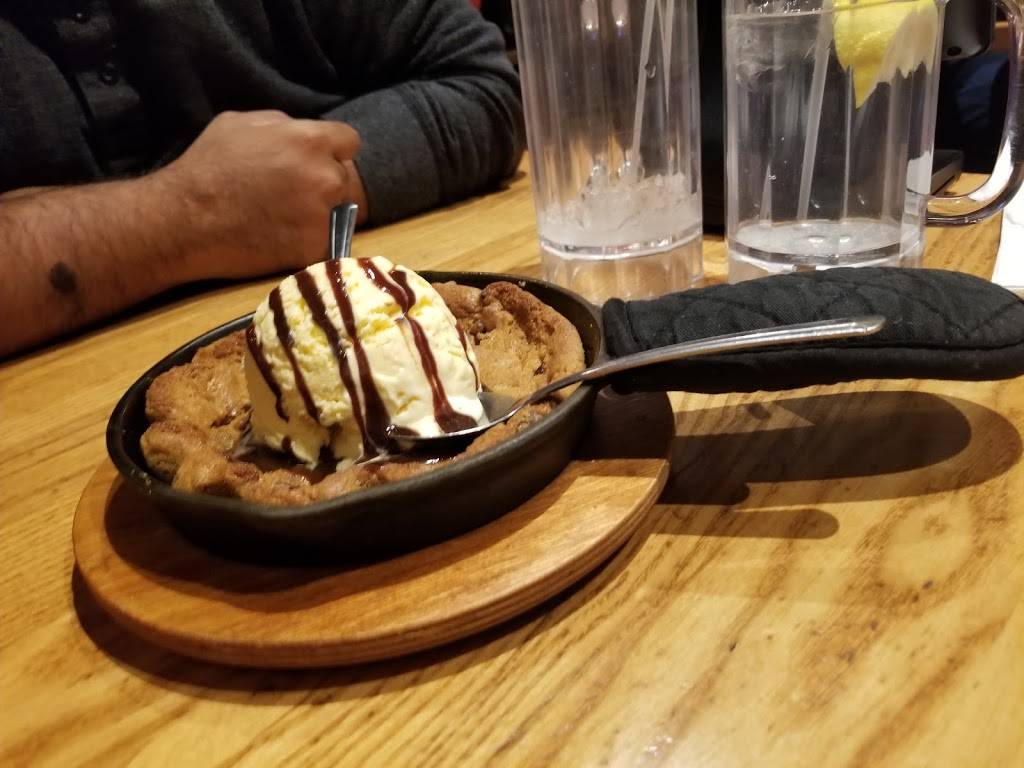 Chilis Grill & Bar | restaurant | 265 S Abilene St, Aurora, CO 80012, USA | 7208591192 OR +1 720-859-1192