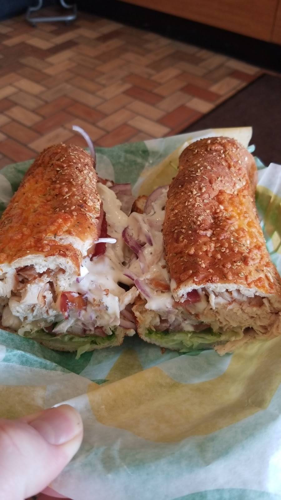Subway | restaurant | 2923 Linden Ave, Dayton, OH 45410, USA | 9372568233 OR +1 937-256-8233