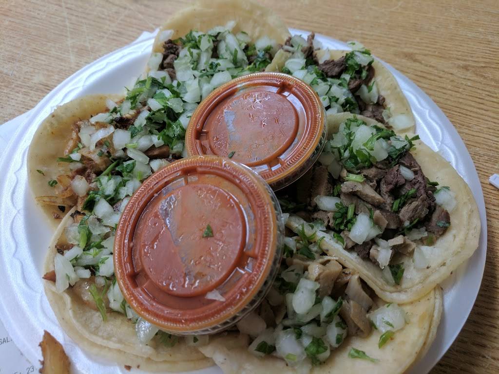 El Taurino | restaurant | 1104 Hoover St, Los Angeles, CA 90006, USA | 2137389197 OR +1 213-738-9197