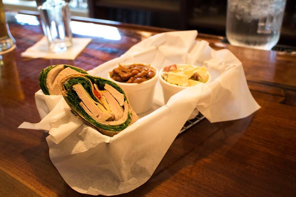 Finger Lakes On Tap | restaurant | 35 Fennell St, Skaneateles, NY 13152, USA | 3156859600 OR +1 315-685-9600