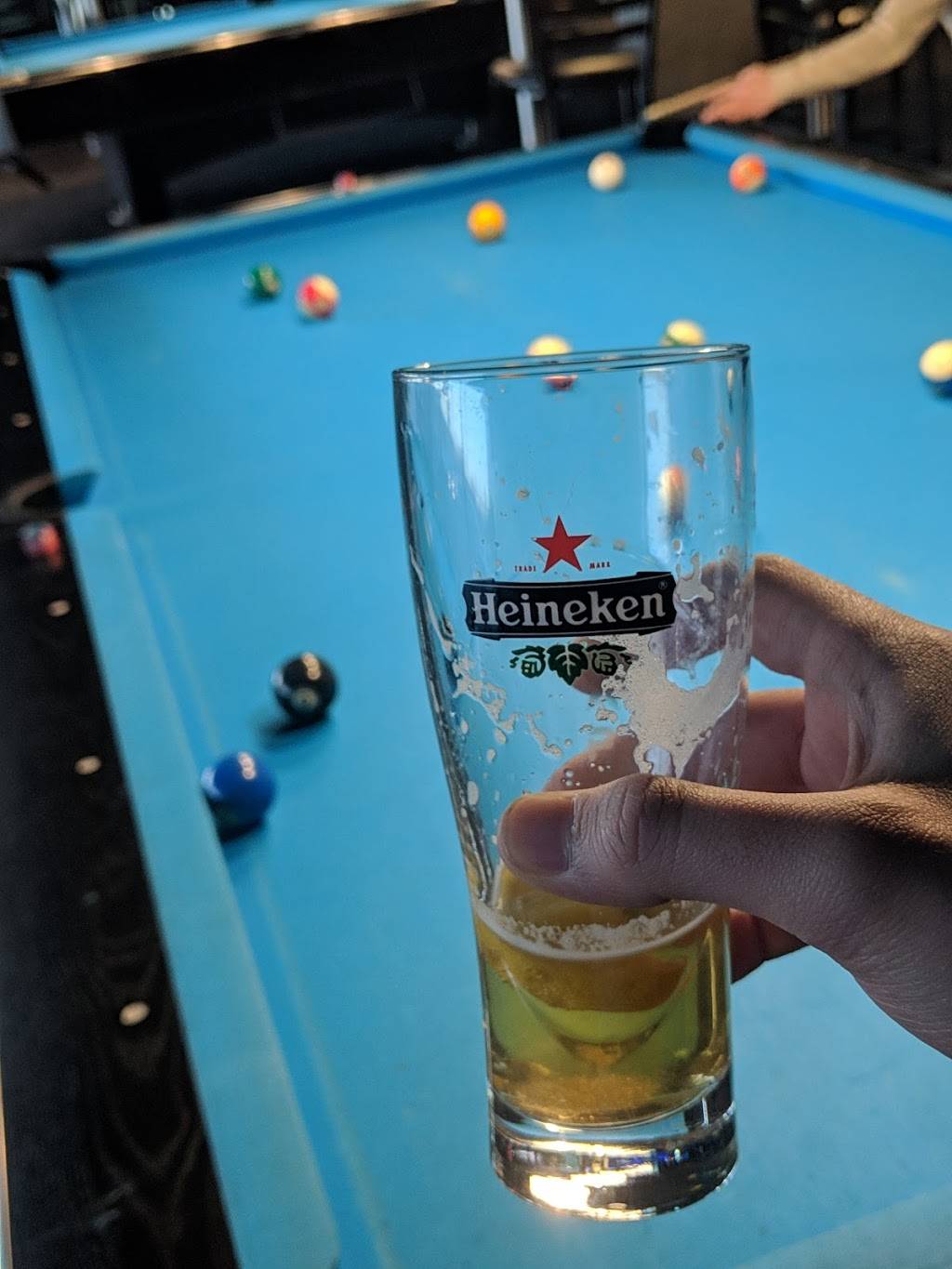 Johnnys Bar Billards | restaurant | 11749 Boul de Pierrefonds, Pierrefonds, QC H9A 1A1, Canada | 5146834000 OR +1 514-683-4000