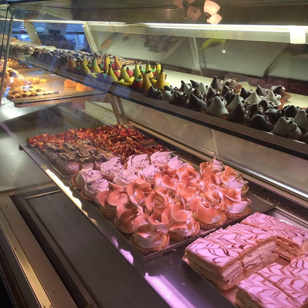 Fabians Cafe | bakery | 876 Markham Rd, Scarborough, ON M1H 2Y2, Canada | 4164381561 OR +1 416-438-1561