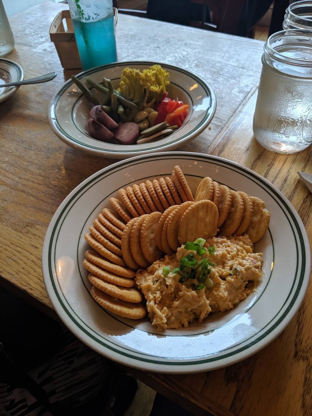 Comfort | restaurant | 200 W Broad St, Richmond, VA 23220, USA | 8047800004 OR +1 804-780-0004