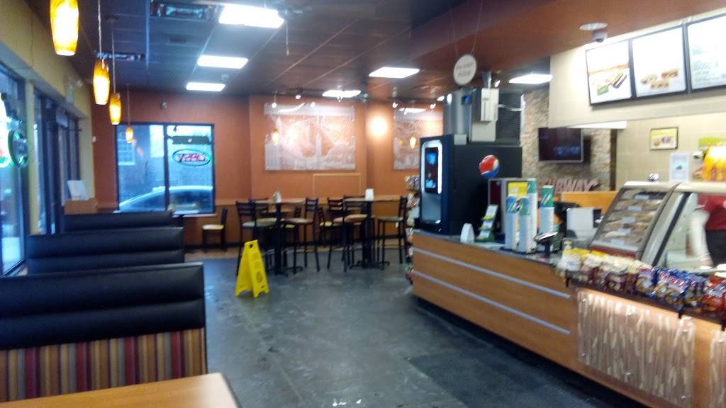 Subway | restaurant | 3 Vansittart Ave, Woodstock, ON N4S 6E1, Canada | 5192907827 OR +1 519-290-7827