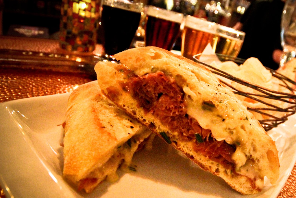 TRIO Restaurant & Market | restaurant | 3708 N Croatan Hwy, Kitty Hawk, NC 27949, USA | 2522610277 OR +1 252-261-0277