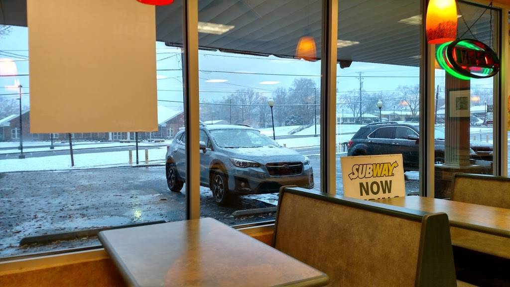 Subway Restaurants | restaurant | 117 E College Avenue Unit D University Square, Shelby, NC 28152, USA | 7044349426 OR +1 704-434-9426