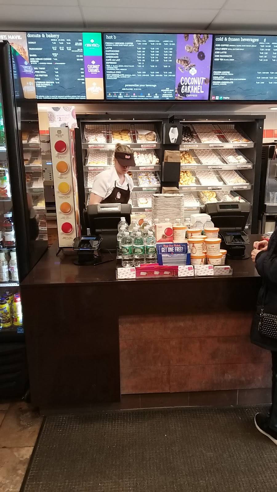 Dunkin Donuts | cafe | 1 Southfield Ave, Dobbs Ferry, NY 10522, USA | 9146748552 OR +1 914-674-8552