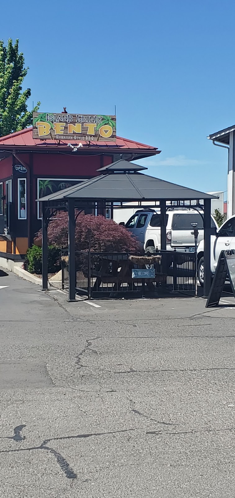 Island Grindz Bento | restaurant | 8181 Crater Lake Hwy, White City, OR 97503, USA | 5413018147 OR +1 541-301-8147