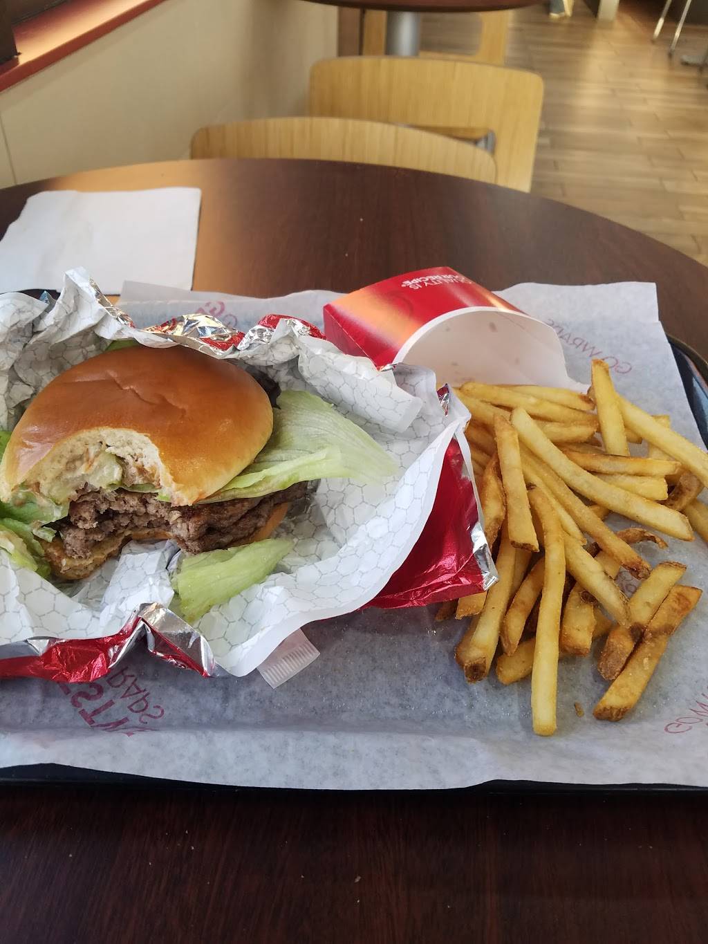 Wendys | restaurant | 810 N Bell Blvd, Cedar Park, TX 78613, USA | 5125962581 OR +1 512-596-2581