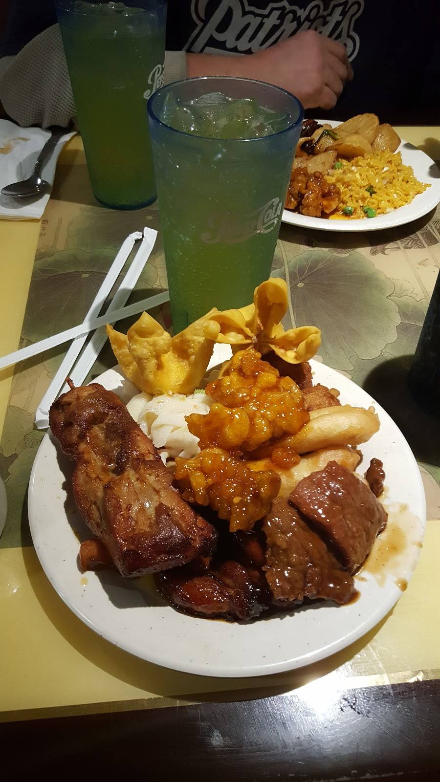 Lucky Buffet | restaurant | 99 Lake St, St Albans City, VT 05478, USA | 8025278388 OR +1 802-527-8388