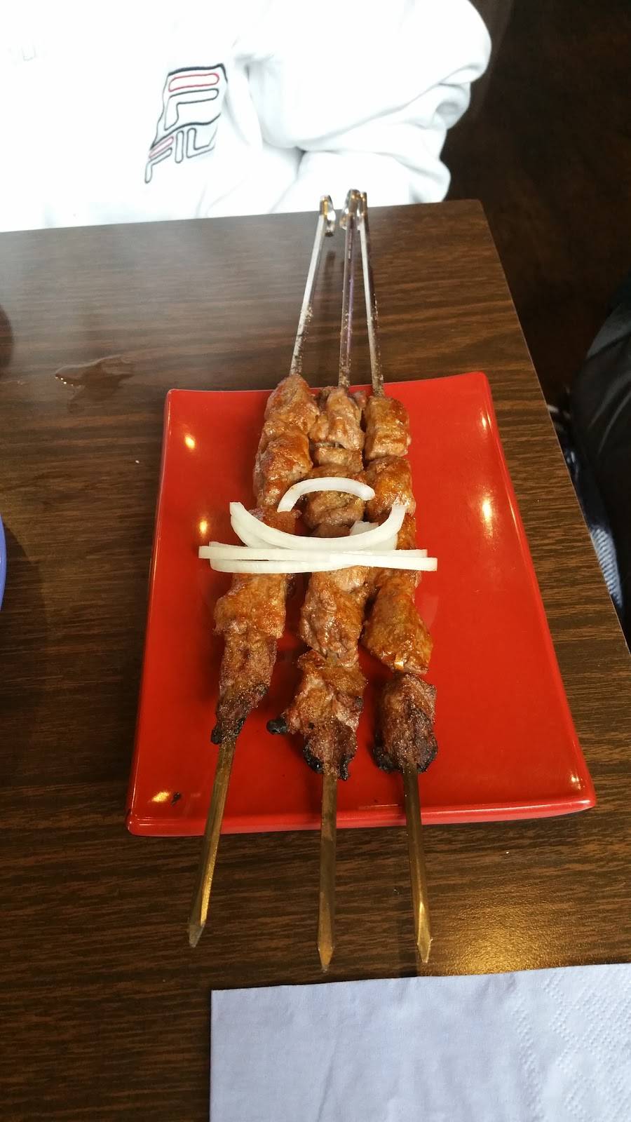 Chug Pub | restaurant | 1849 Lincoln Way, San Francisco, CA 94122, USA | 4152429930 OR +1 415-242-9930