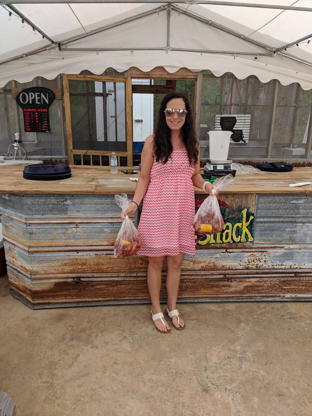 Monster Crawfish | restaurant | 12586 LA-21, Bogalusa, LA 70427, USA | 9853273050 OR +1 985-327-3050