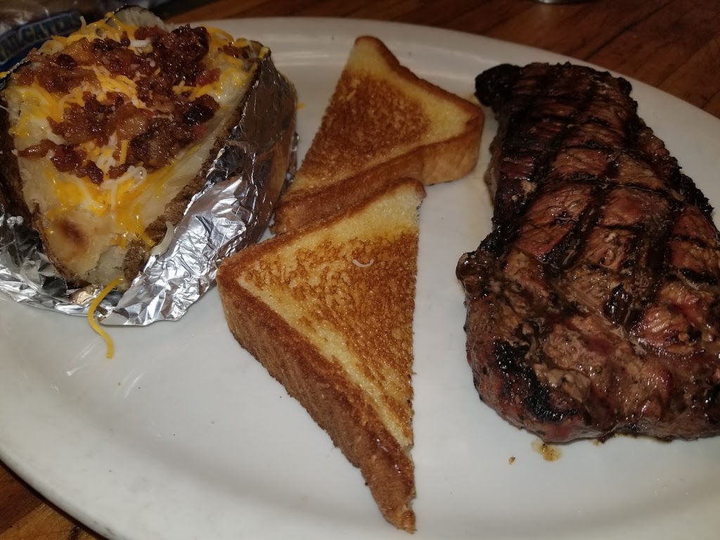 Rack Billiard Cafe | restaurant | 3322 Railroad Ave, Great Bend, KS 67530, USA | 6207925851 OR +1 620-792-5851