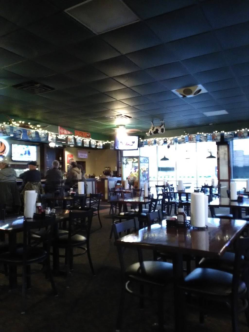 Wings Bar & Grill | restaurant | 1952, 2235 Bauer Rd #1, Batavia, OH 45103, USA | 5137329414 OR +1 513-732-9414