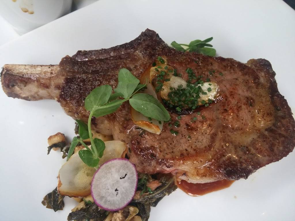 Artisanal Restaurant | restaurant | 1200 Dobbins Rd, Banner Elk, NC 28604, USA | 8288985395 OR +1 828-898-5395