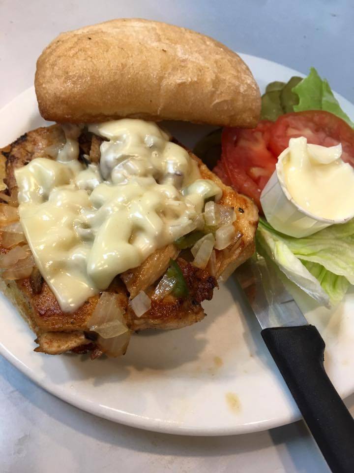 Louies Towne Grille | restaurant | 79 N Main St, Mt Clemens, MI 48043, USA | 5864770818 OR +1 586-477-0818