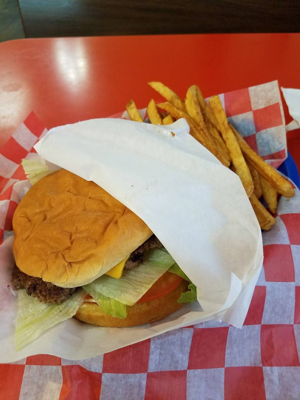 Meeks 152 Diner | restaurant | 203 E Main St, Binger, OK 73009, USA | 4056569263 OR +1 405-656-9263