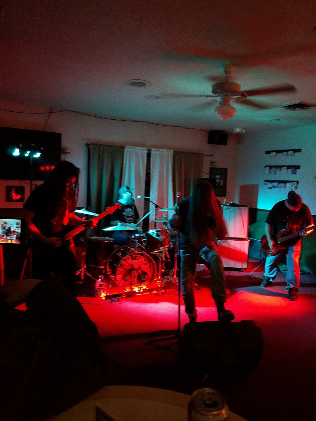 State Street Pub & Grill | restaurant | 2407 State St, Salem, OR 97301, USA | 5033397089 OR +1 503-339-7089