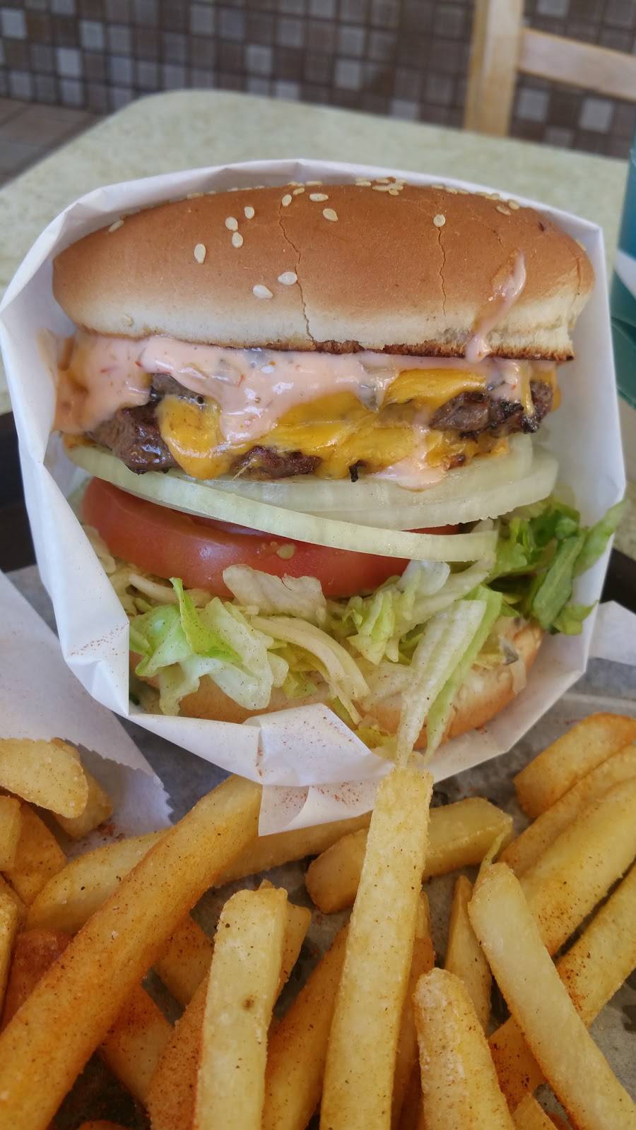 Boulevard Burgers | restaurant | 21718 Ventura Blvd, Woodland Hills, CA 91364, USA | 8187036005 OR +1 818-703-6005