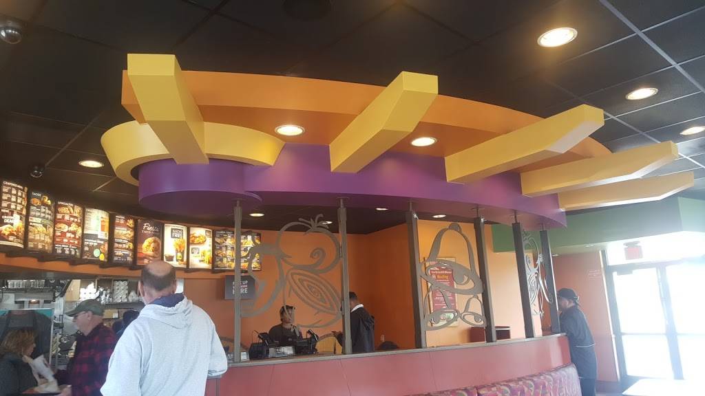 Taco Bell | meal takeaway | 20925 Redwood Rd, Castro Valley, CA 94546, USA | 5105385769 OR +1 510-538-5769