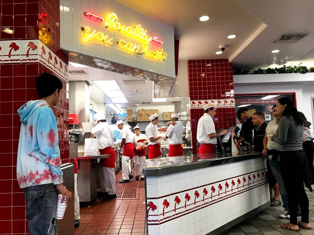 In-N-Out Burger | restaurant | 641 Leavesley Rd, Gilroy, CA 95020, USA | 8007861000 OR +1 800-786-1000