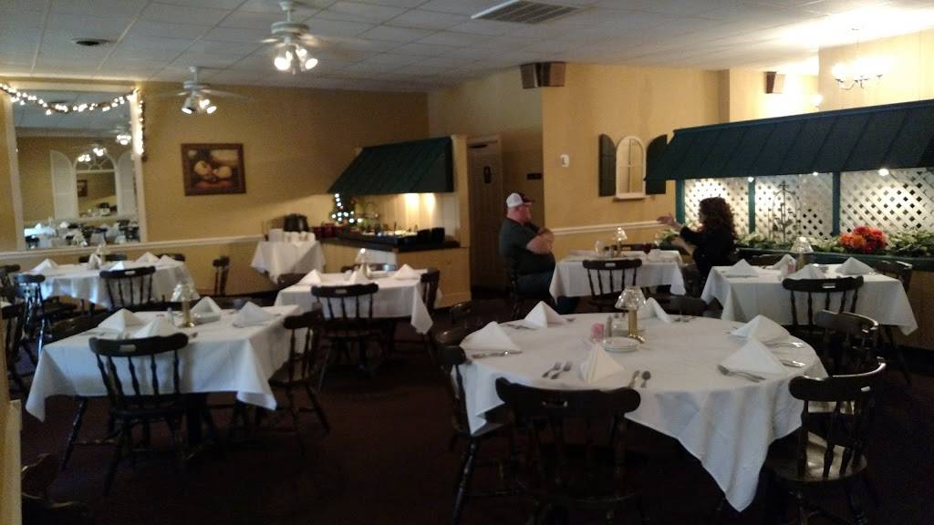 Four Oaks Restaurant & Lounge | restaurant | 1633 Seymour Dr, South Boston, VA 24592, USA | 4345722066 OR +1 434-572-2066