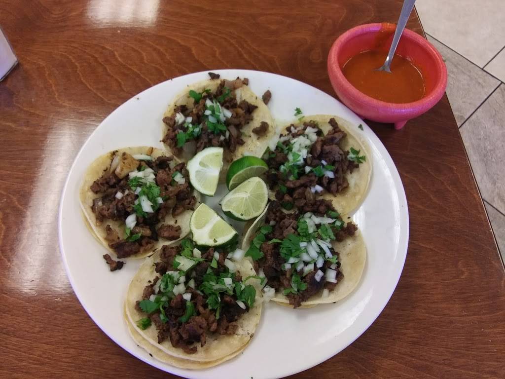 Carolo Mexican Grill | restaurant | 652 Peoria St, Aurora, CO 80011, USA | 7203692354 OR +1 720-369-2354