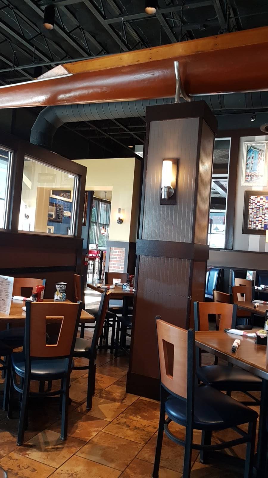 TGI Fridays | restaurant | 11705 W Hillsborough Ave, Tampa, FL 33635, USA | 8138916496 OR +1 813-891-6496