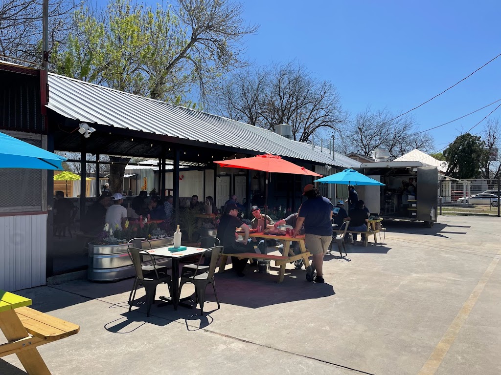 Reese Bros Barbecue | restaurant | 906 Hoefgen Ave, San Antonio, TX 78210, USA | 5129259205 OR +1 512-925-9205