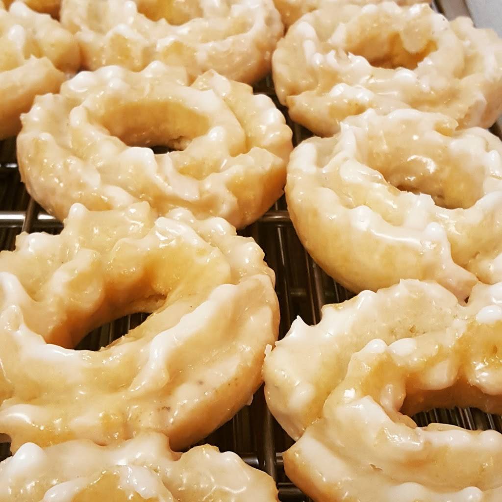 MADDYS DONUTS | restaurant | 5111 N Beach St #132, Fort Worth, TX 76137, USA | 8178388866 OR +1 817-838-8866