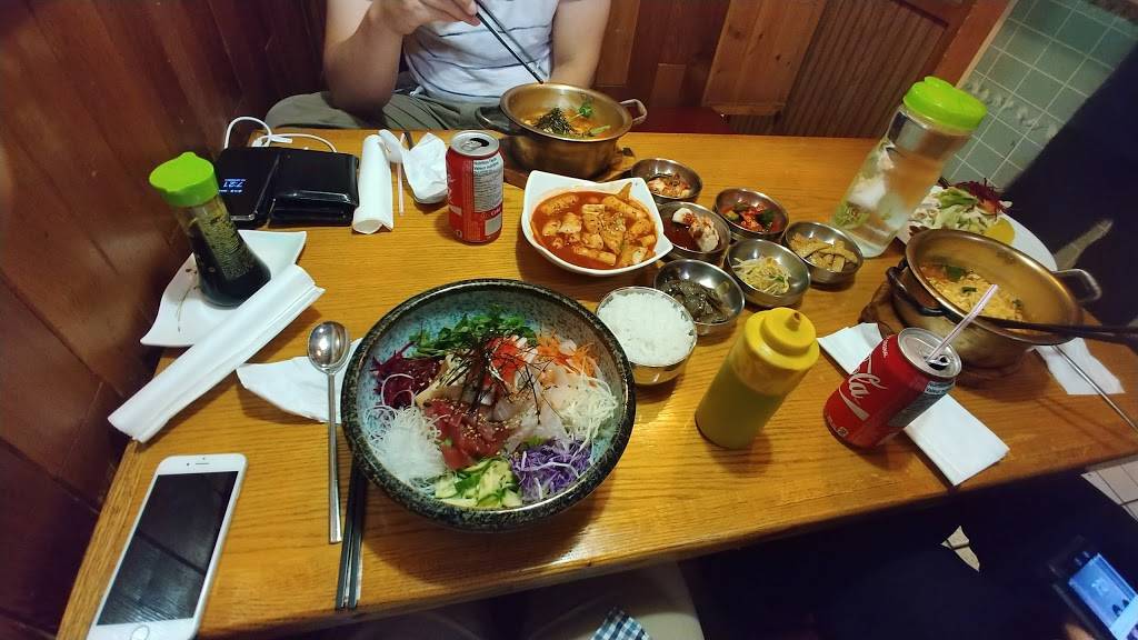 Malado Restaurant | restaurant | 2437 Finch Ave W, North York, ON M9M 2E7, Canada | 4167419728 OR +1 416-741-9728