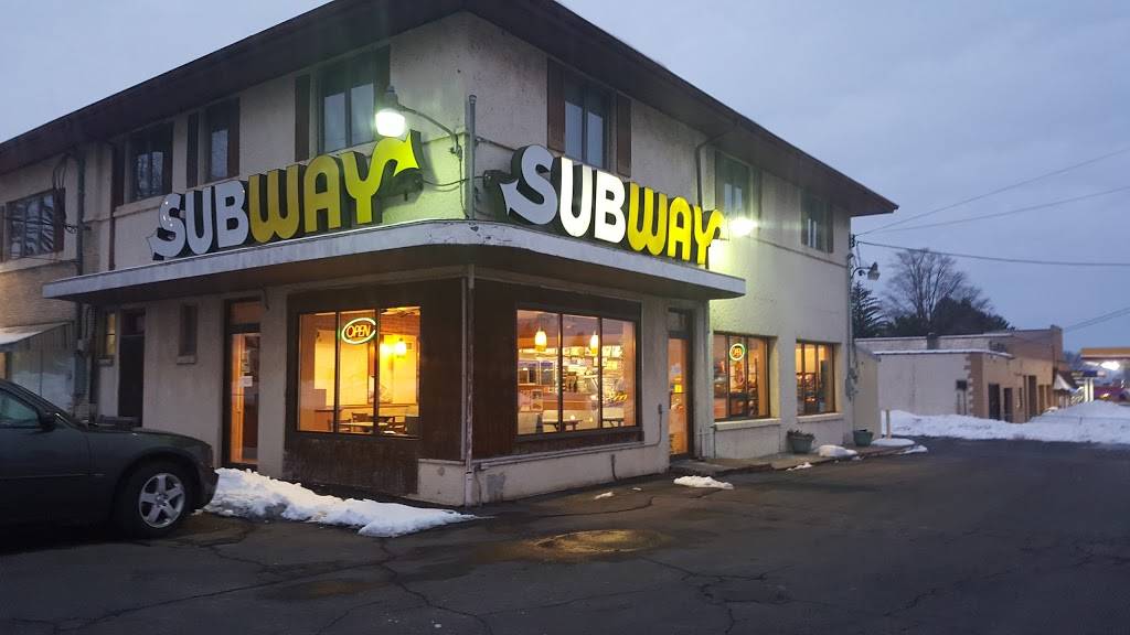 Subway Restaurants | restaurant | 1028 S Main St, Seymour, WI 54165, USA | 9208336469 OR +1 920-833-6469