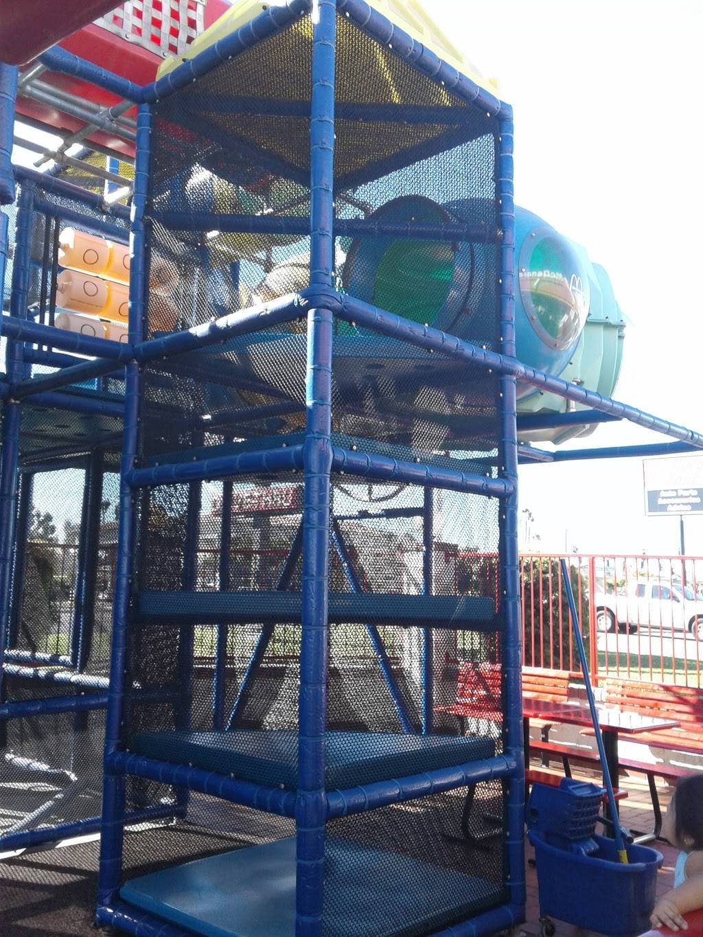 McDonalds | cafe | 360 W Felicita Ave, Escondido, CA 92025, USA | 7604890230 OR +1 760-489-0230