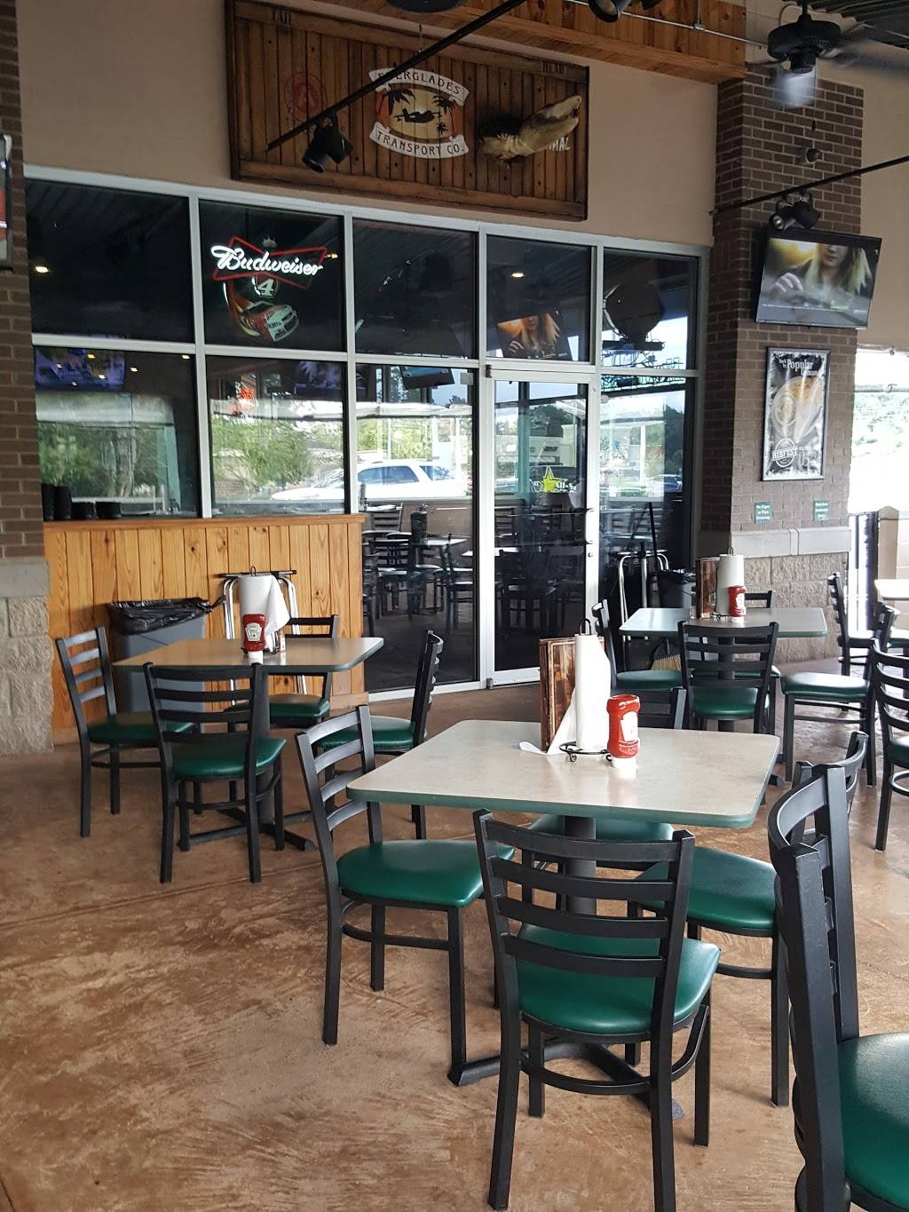 Gators Dockside Lake City | restaurant | 313 NW Commons Loop, Lake City, FL 32055, USA | 3864385446 OR +1 386-438-5446