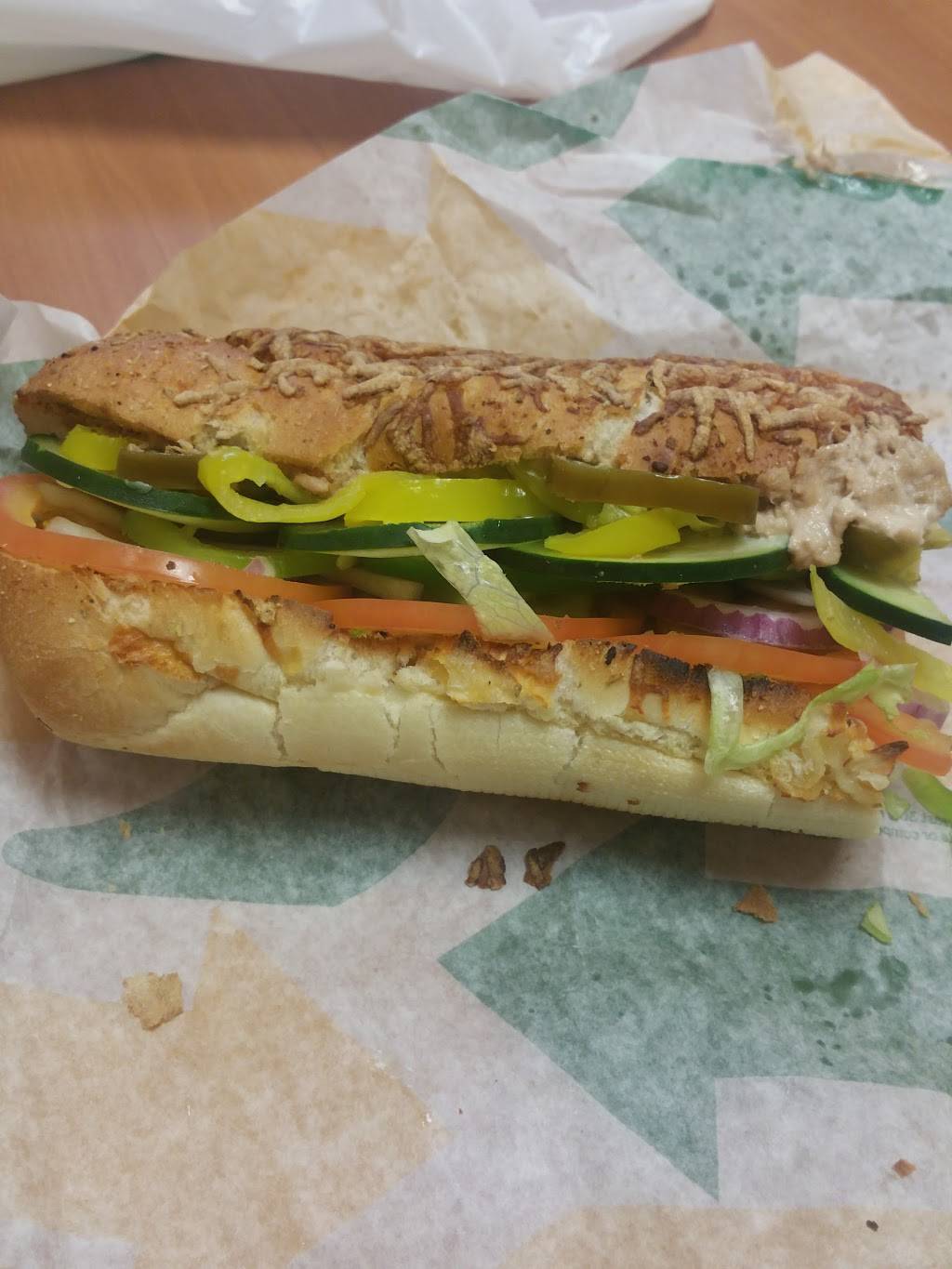 Subway | restaurant | 7672 N Canton Center Rd, Canton, MI 48187, USA | 7342075081 OR +1 734-207-5081