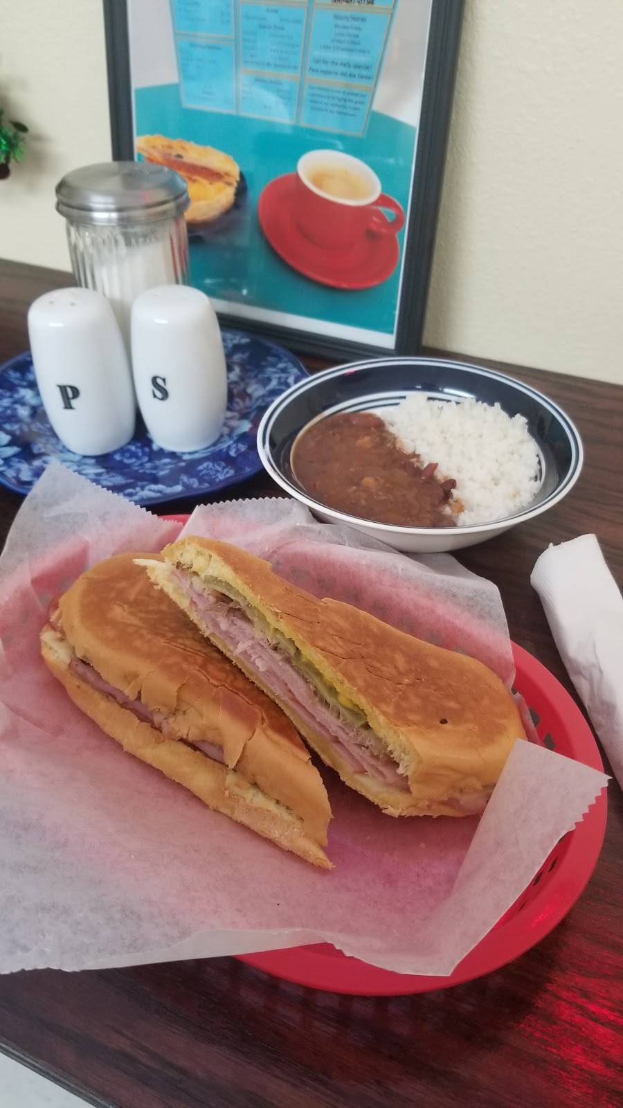 Maggies Place Latin Cafe | restaurant | 132 SE Hernando Ave, Lake City, FL 32025, USA | 3864875194 OR +1 386-487-5194