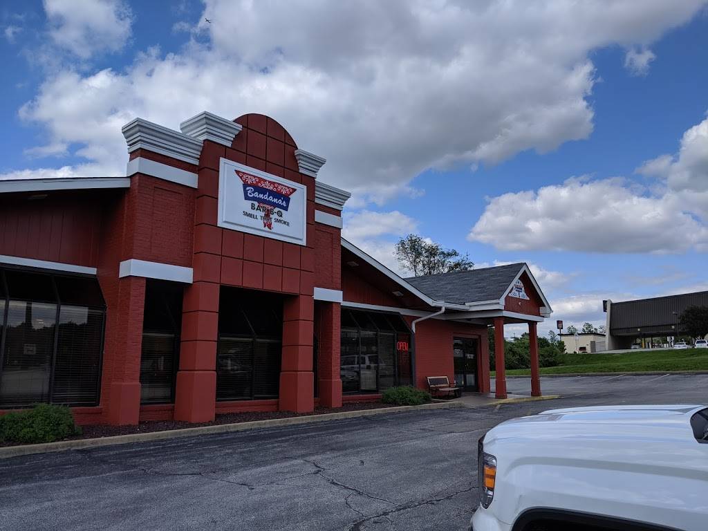 Bandanas Bar-B-Q | restaurant | 4 Commerce Dr, Collinsville, IL 62234, USA | 6183444476 OR +1 618-344-4476