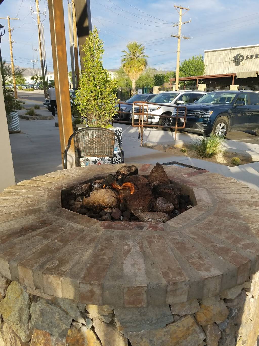 Ardovinos Pizza 5 | restaurant | 145 100 E Sunset Rd Building G, El Paso, TX 79922, USA | 9158428888 OR +1 915-842-8888