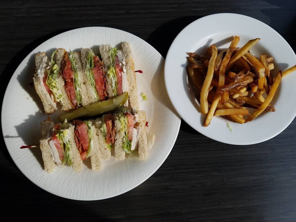 Lucas Coney Island | restaurant | 2010 N Opdyke Rd, Auburn Hills, MI 48326, USA | 2483731820 OR +1 248-373-1820