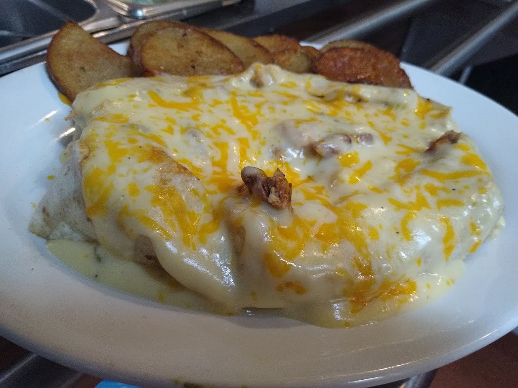 J&P El buen Cafe | restaurant | 101 E Jefferson St, Mangum, OK 73554, USA | 5807065042 OR +1 580-706-5042