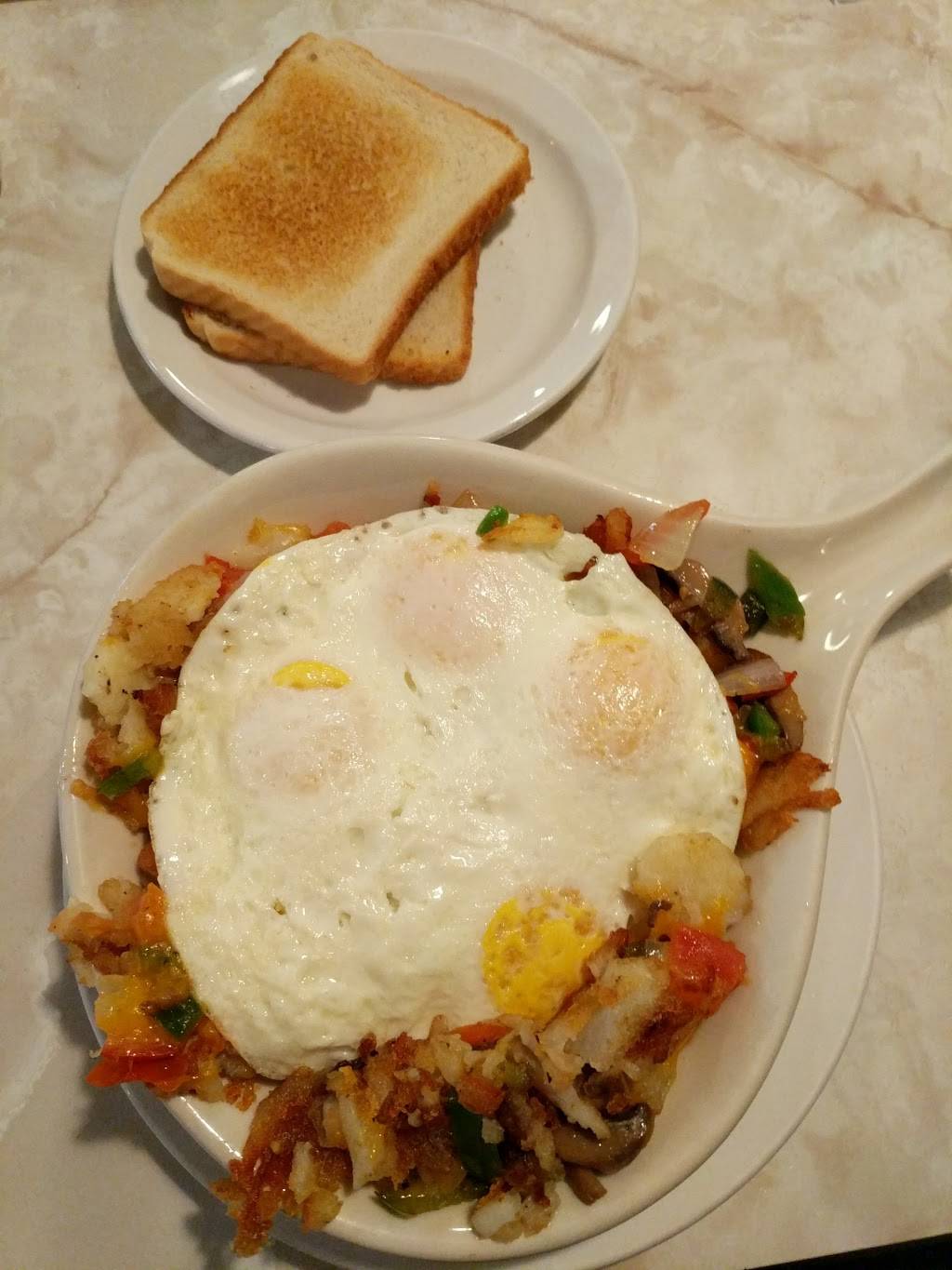 Maple Cafe | restaurant | 68867 M-62, Edwardsburg, MI 49112, USA | 2696633291 OR +1 269-663-3291