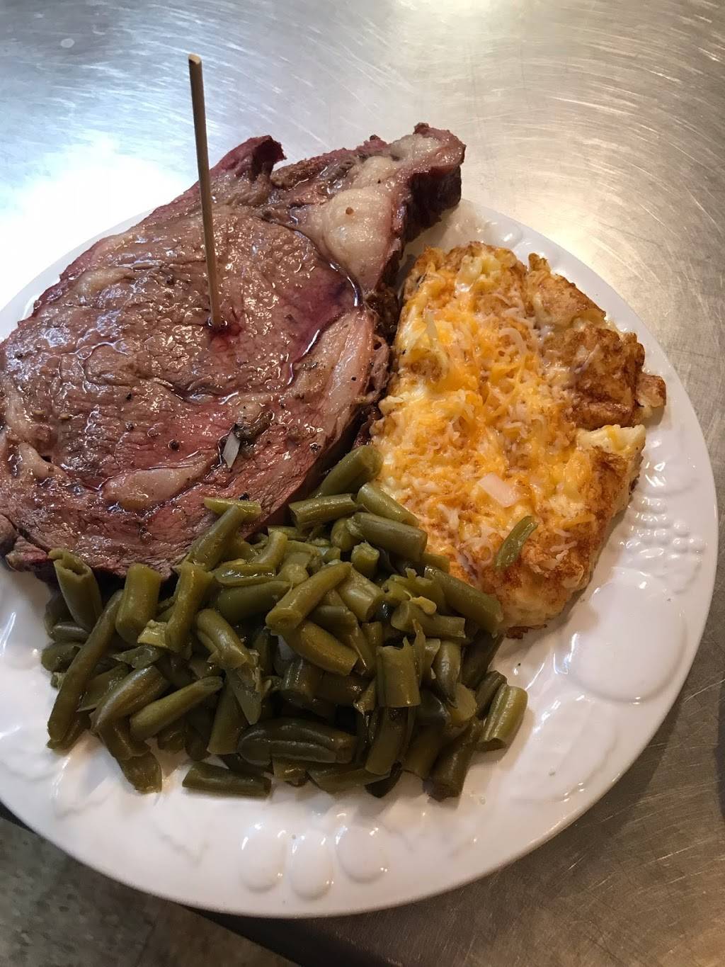 Wrays Sports Bar and Grill | restaurant | 24256 IA-5, Centerville, IA 52544, USA | 6418568165 OR +1 641-856-8165