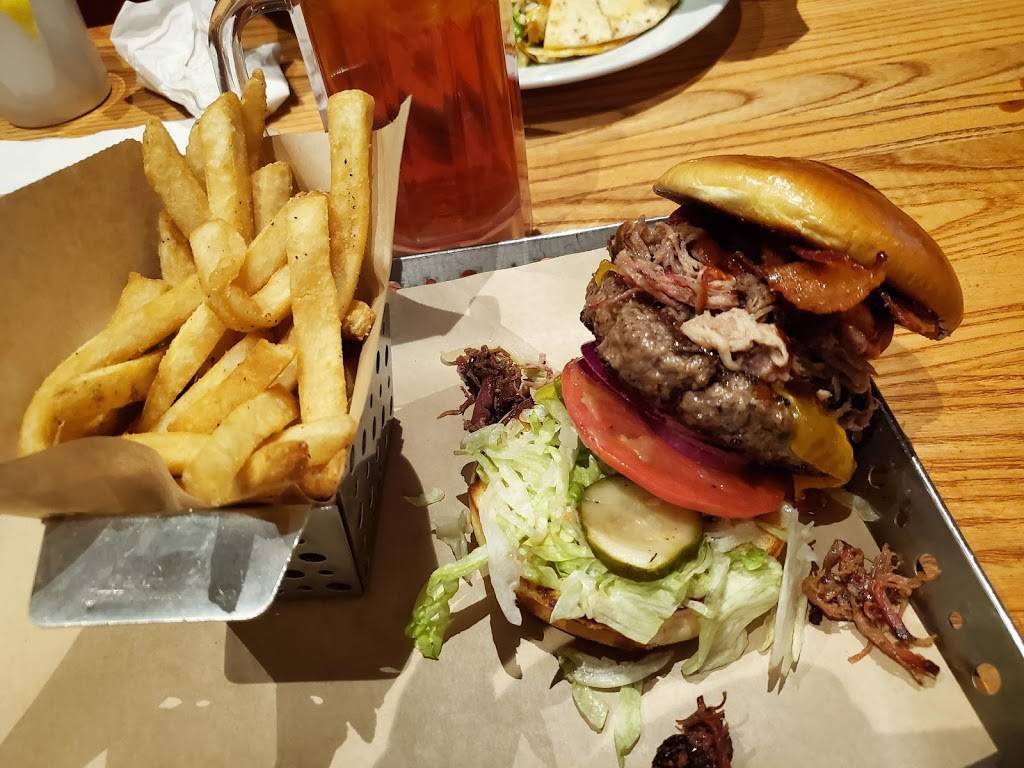 Chilis Grill & Bar | restaurant | 1425 Rocky Mountain Ave, Loveland, CO 80538, USA | 9706636800 OR +1 970-663-6800