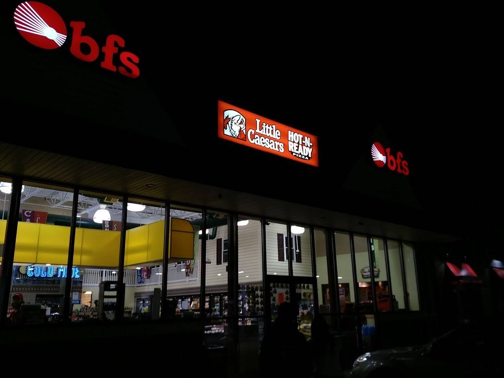 Little Caesars Pizza | meal takeaway | 2000 Memorial Church Dr, Morgantown, WV 26505, USA | 3042414175 OR +1 304-241-4175