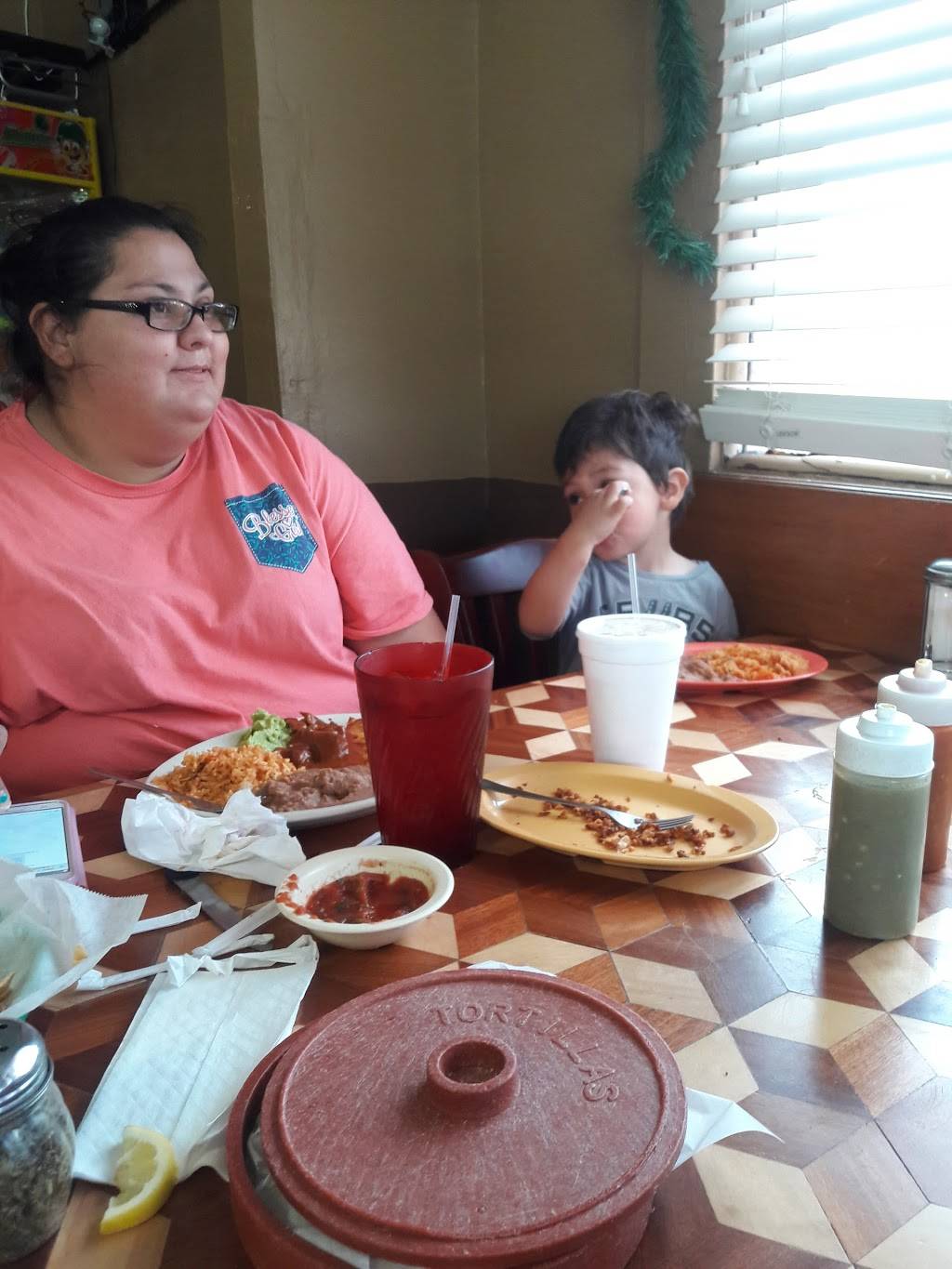 Taqueria Jalisco | restaurant | 3822 Fredericksburg Rd, San Antonio, TX 78201, USA | 2107335044 OR +1 210-733-5044