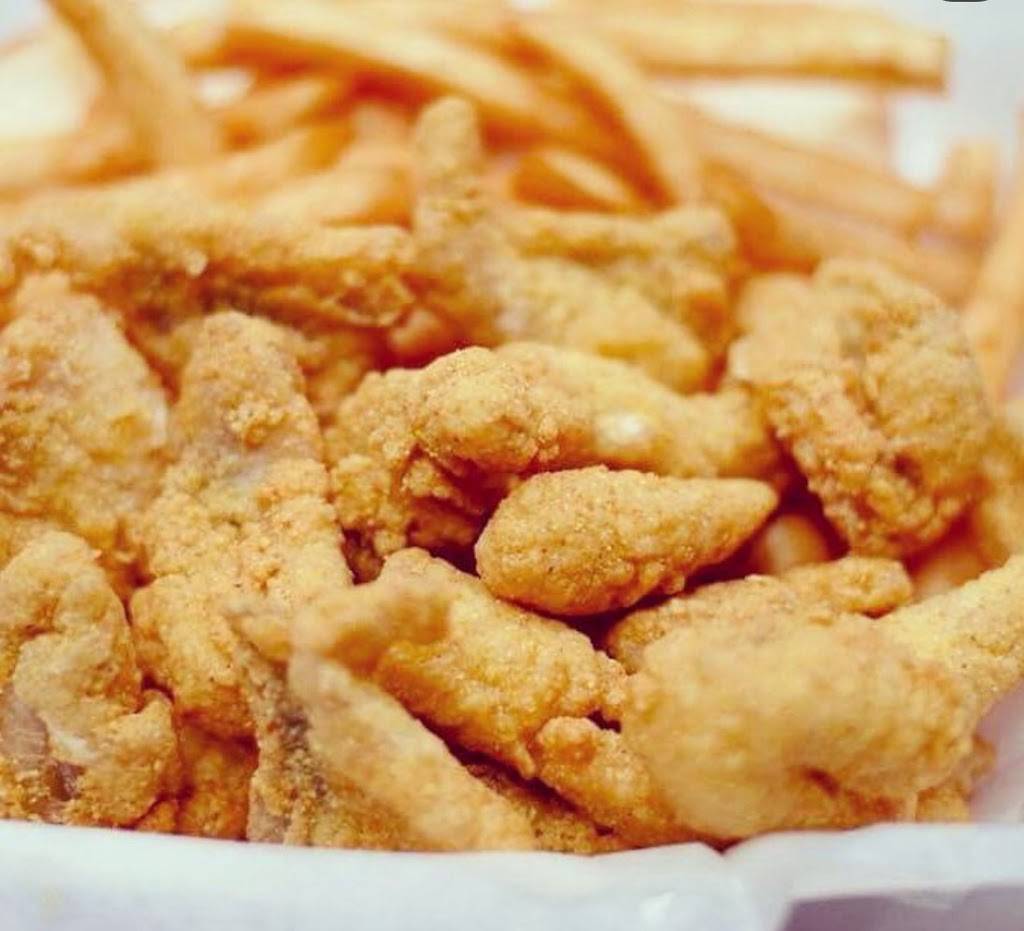 SuperSharks Fish⚓️Chicken | meal takeaway | 6925 E 38th St, Indianapolis, IN 46226, USA | 3175911206 OR +1 317-591-1206