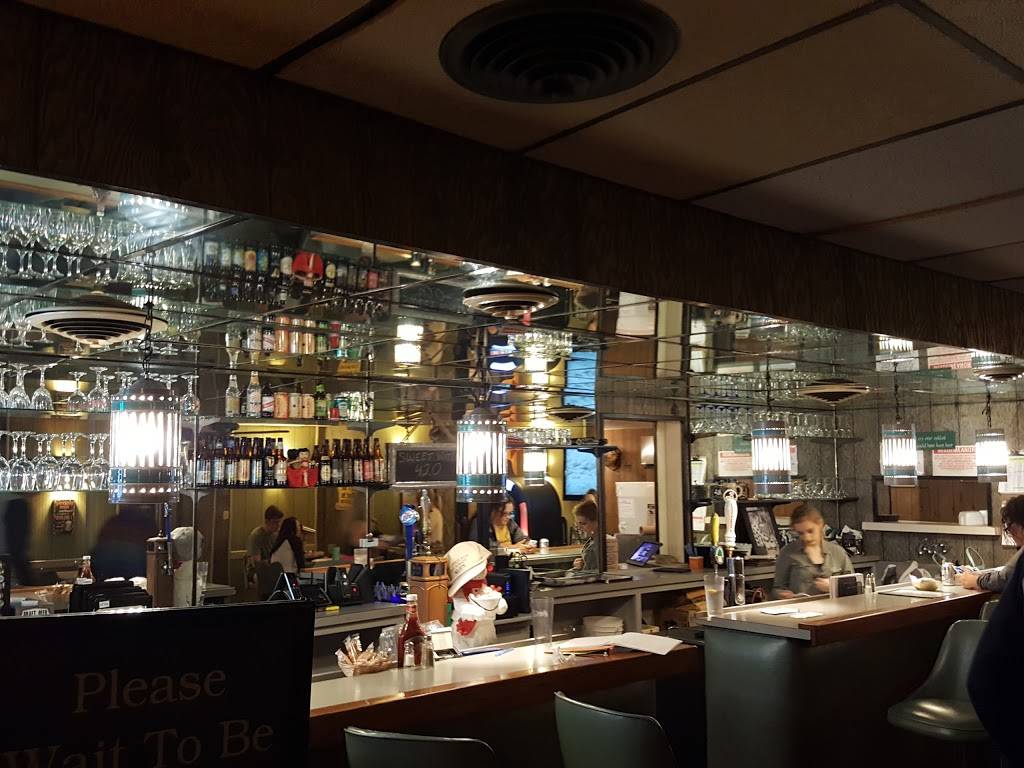 Grease Rack Restaurant | restaurant | 555 Morrell Springs Rd, Newport, TN 37821, USA | 4236239279 OR +1 423-623-9279