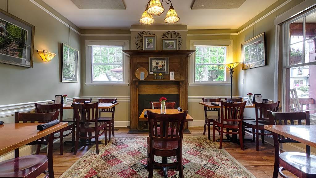 Corner Kitchen | restaurant | 3 Boston Way, Asheville, NC 28803, USA | 8282742439 OR +1 828-274-2439